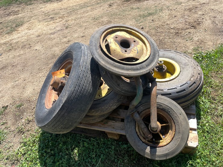 #4695-•-assortment-of-tires-image-4