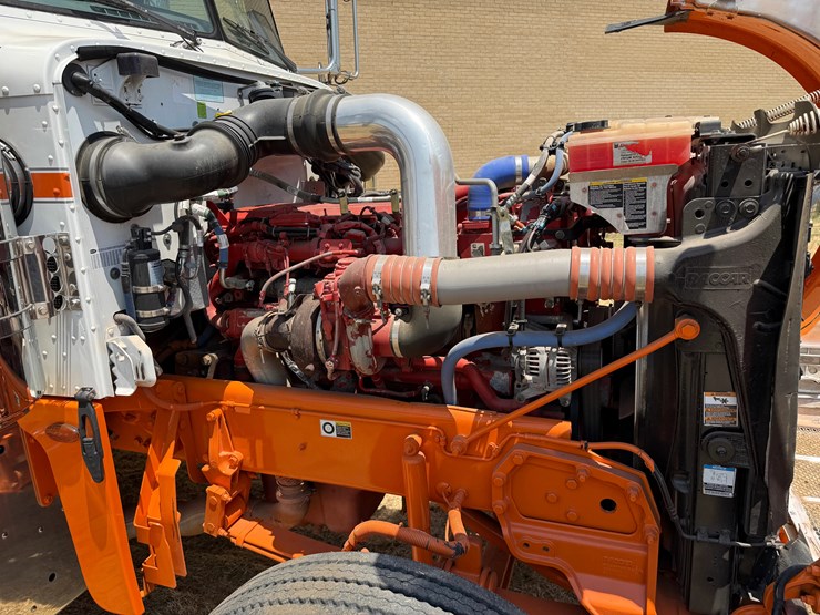 2013-peterbilt-367-image-29