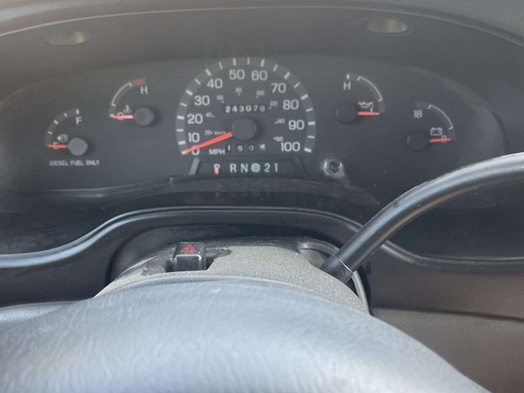 2001-ford-e350-image-5