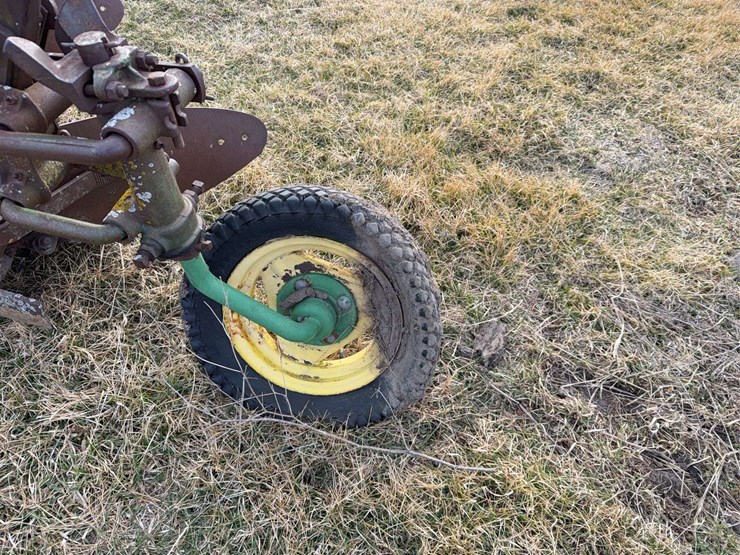 john-deere-pull-type-three-bottom-plow-image-22