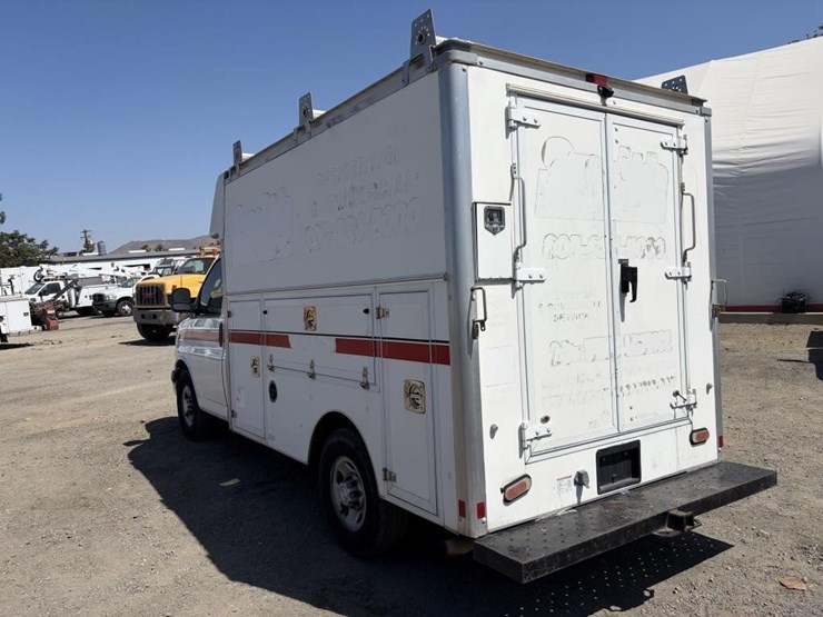 2019-chevrolet-express-g3500-image-4