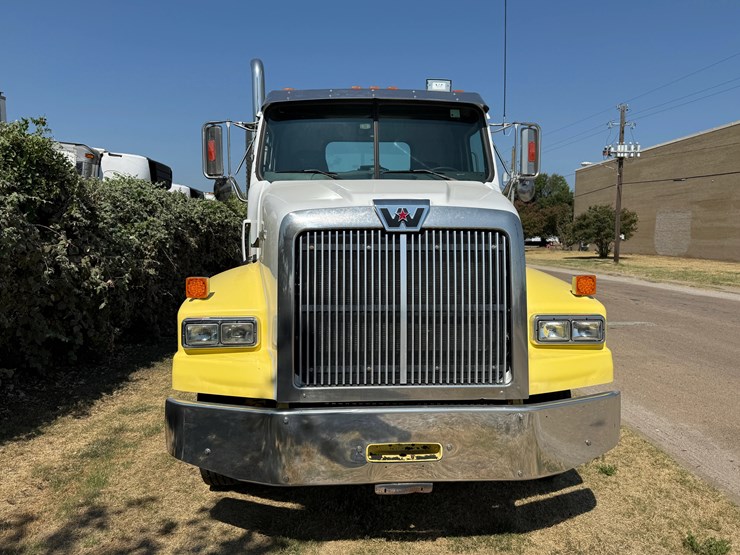 2015-western-star-4900-image-3