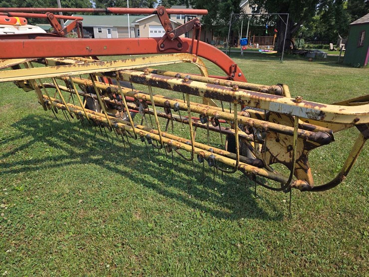 new-holland-256-image-14