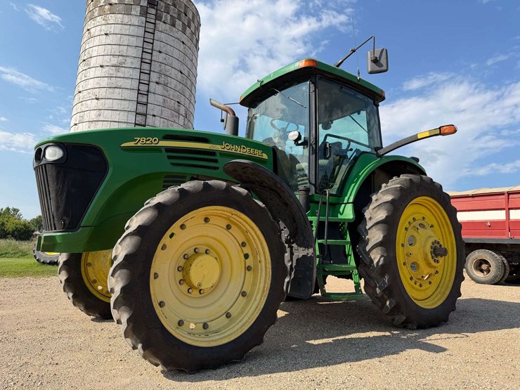 2005-john-deere-7820-image-1