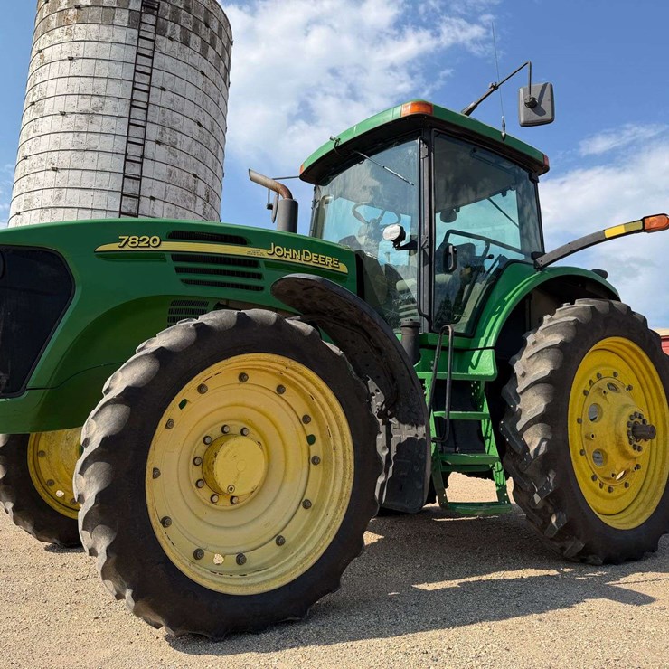 2005 JOHN DEERE 7820