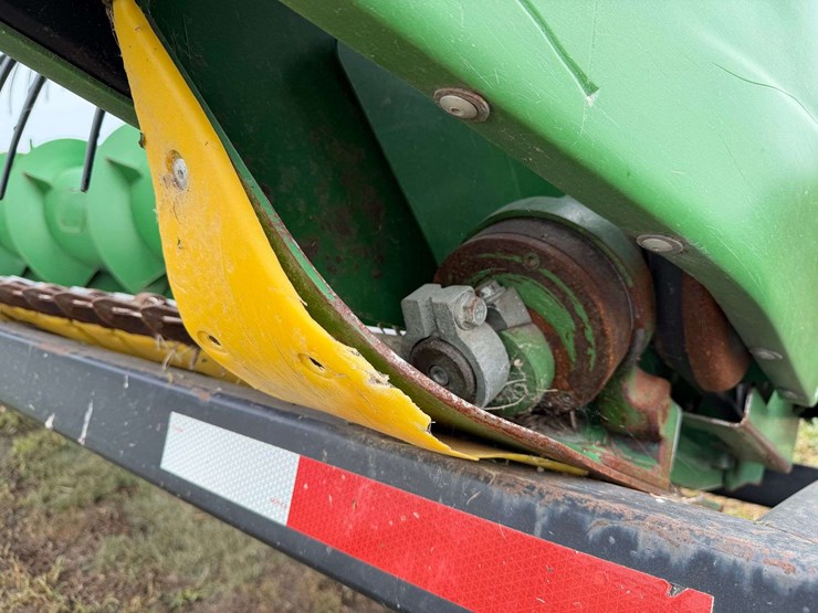 john-deere-630f-image-30