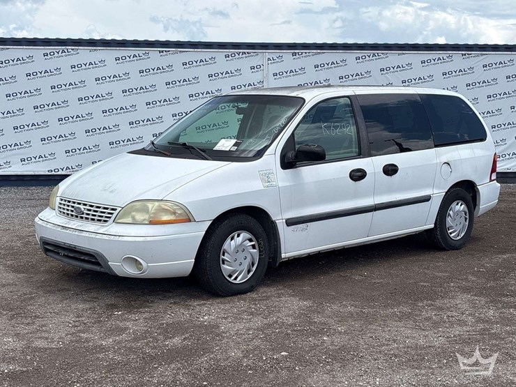 2003-ford-windstar-image-1