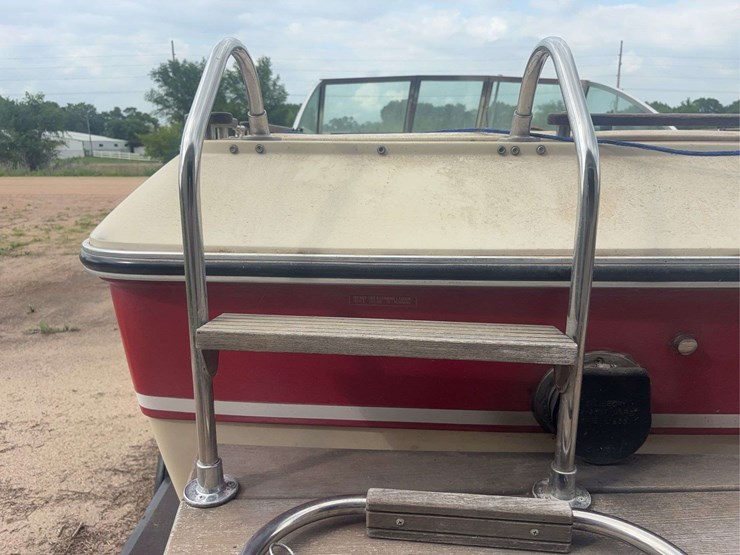 18’-cobalt-boat-and-trailer-image-34