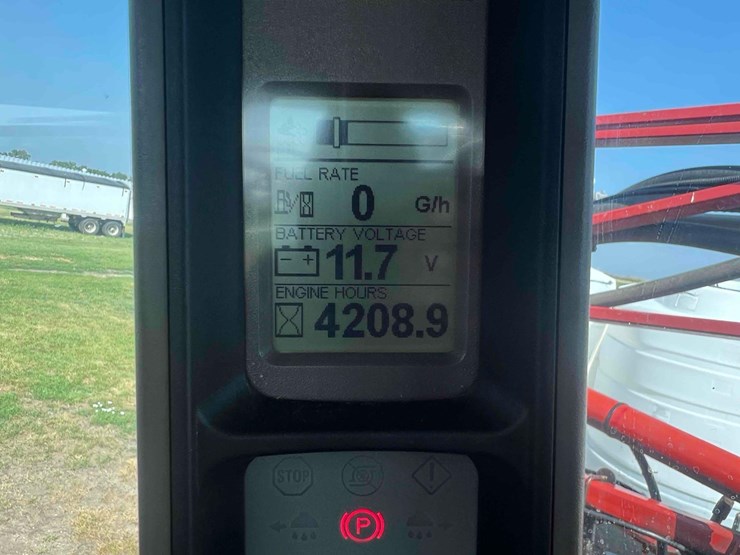 case-ih-patriot-4430-sprayer-image-23