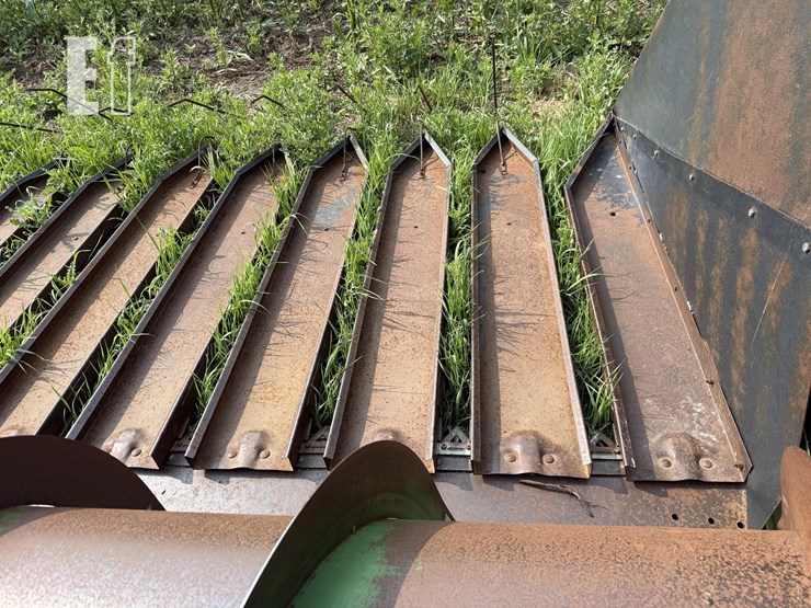 john-deere-230-image-9