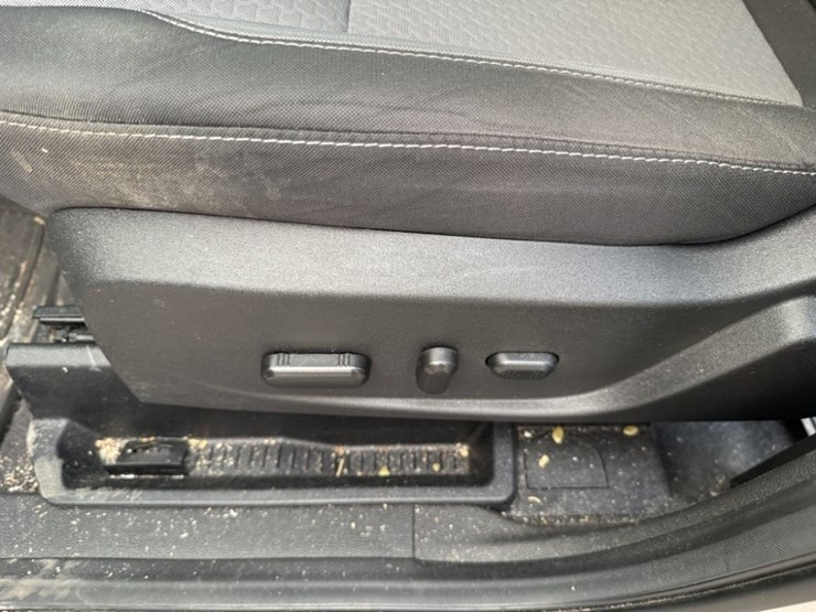 2017-ford-escape-se-image-23