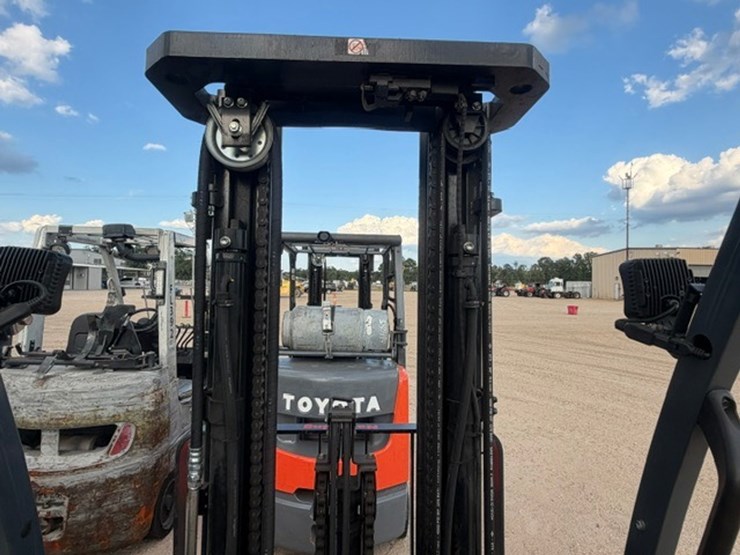 #2072-•-toyota-8fgcu3d-forklift-image-32