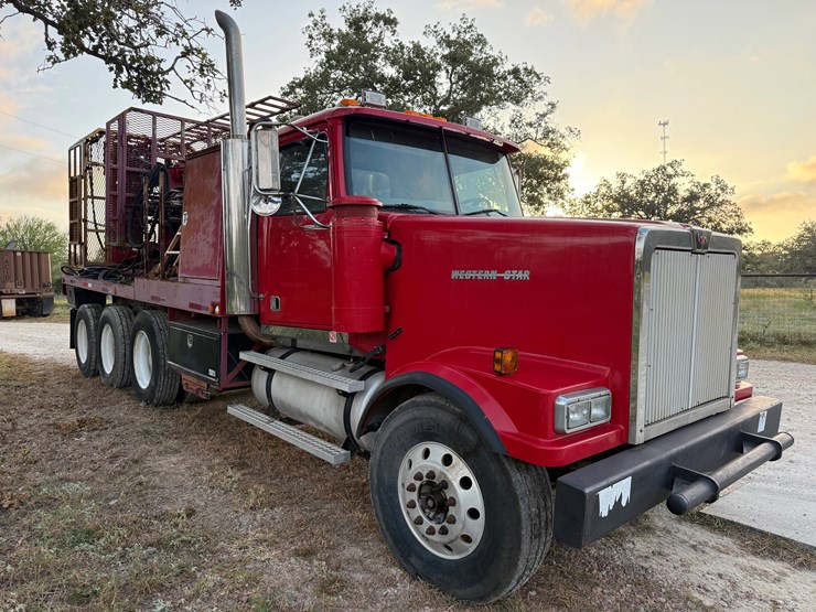 2004-western-star-4900-image-3