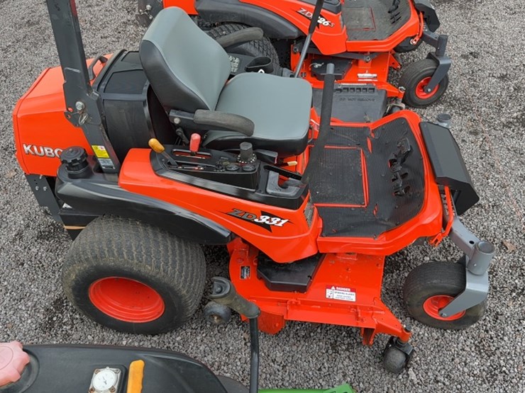 kubota-zd331-image-7