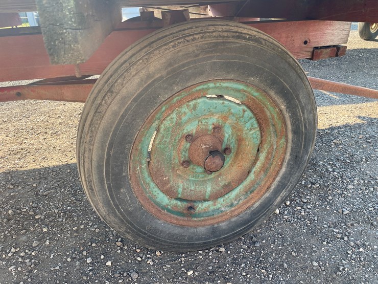 #2387-•-electric-wheel-running-gear-with-hay-rack-image-11