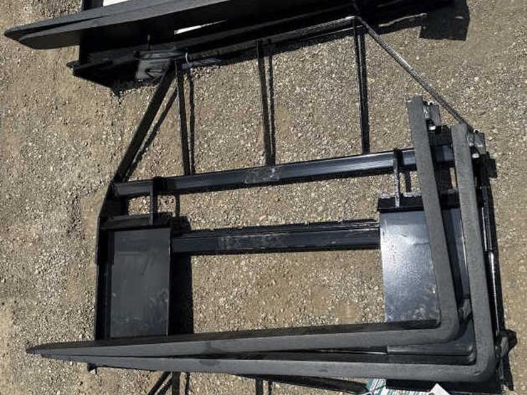 #57-•-skid-steer-48"-adjustable-forks-image-1