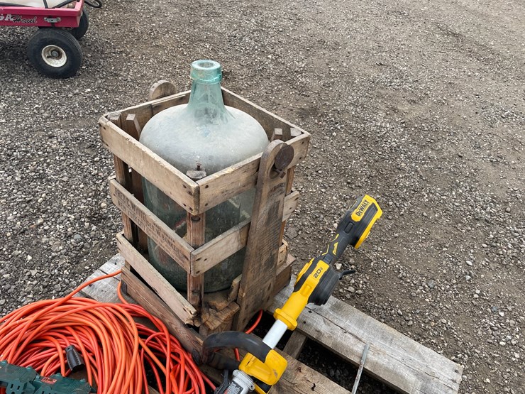 #4570-•-pallet-of-shop-supplies-image-5