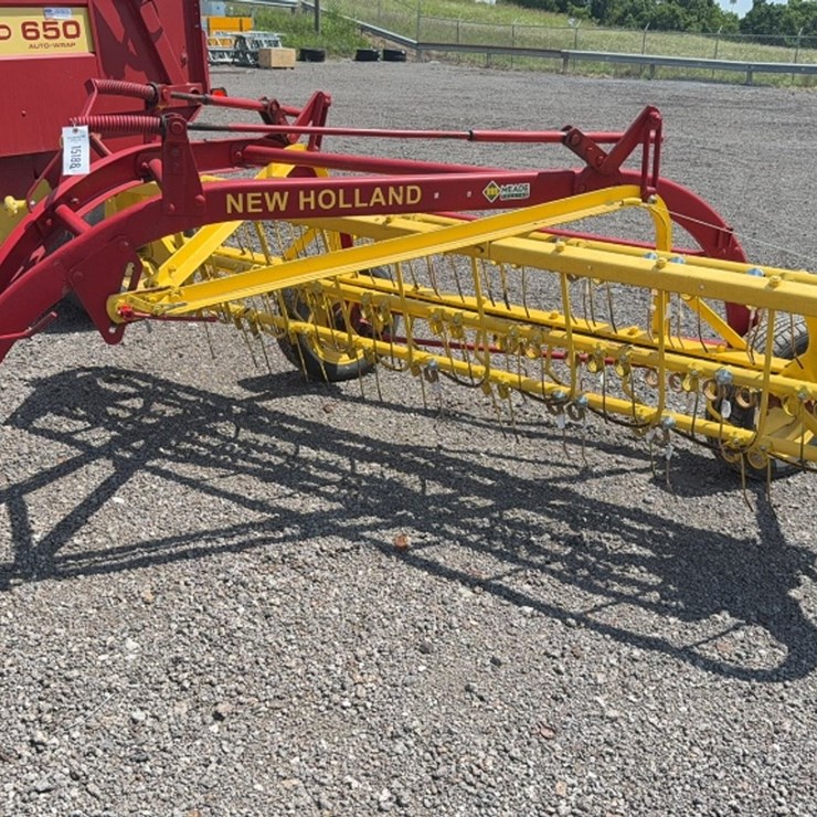 NEW HOLLAND 256