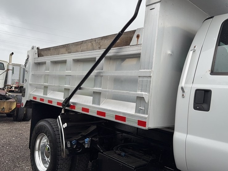 2013-ford-f750-image-7