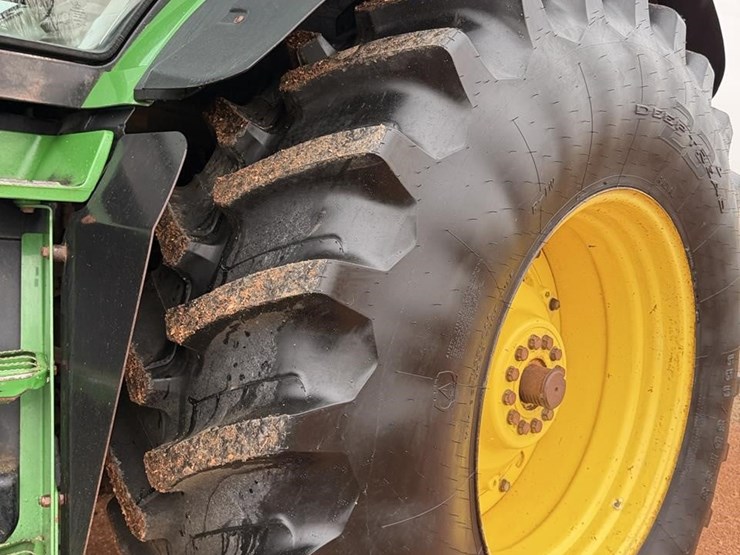 2012-john-deere-7230r-image-11