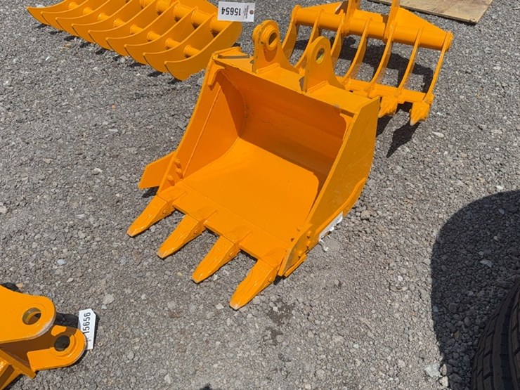caterpillar-305-image-1
