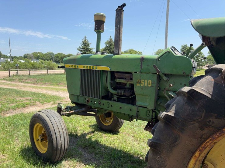 john-deere-2510-image-4
