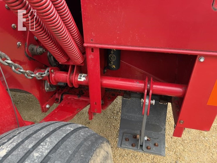 massey-ferguson-1375-image-11