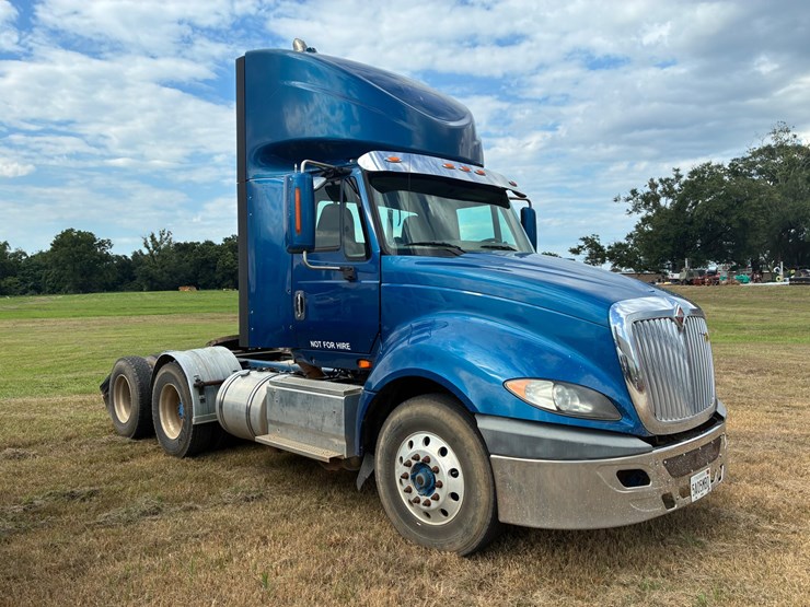 2015-international-prostar-image-1