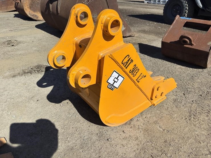 caterpillar-303-image-3