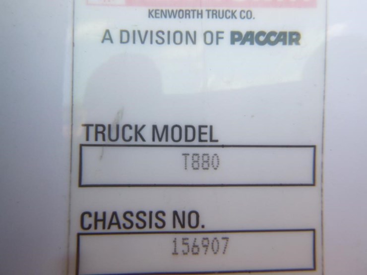 2017-kenworth-t880-image-27