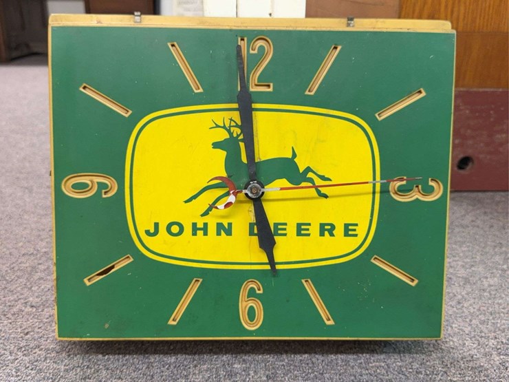 john-deere-dealer-clock-image-1