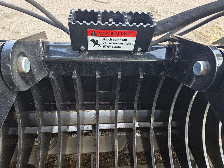 rock-solid-xhd-series-84”-heavy-duty-rock-bucket,-weights-1,700lbs,-made-from-½”-ar500-steel,-made-f-image-6
