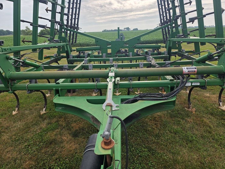 john-deere-2210-image-9