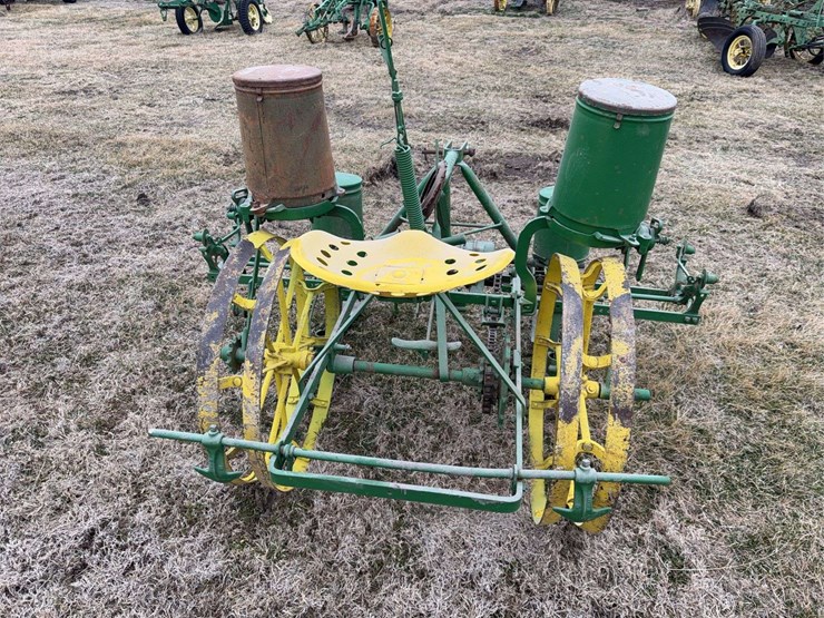 john-deere-two-row-planter-image-4