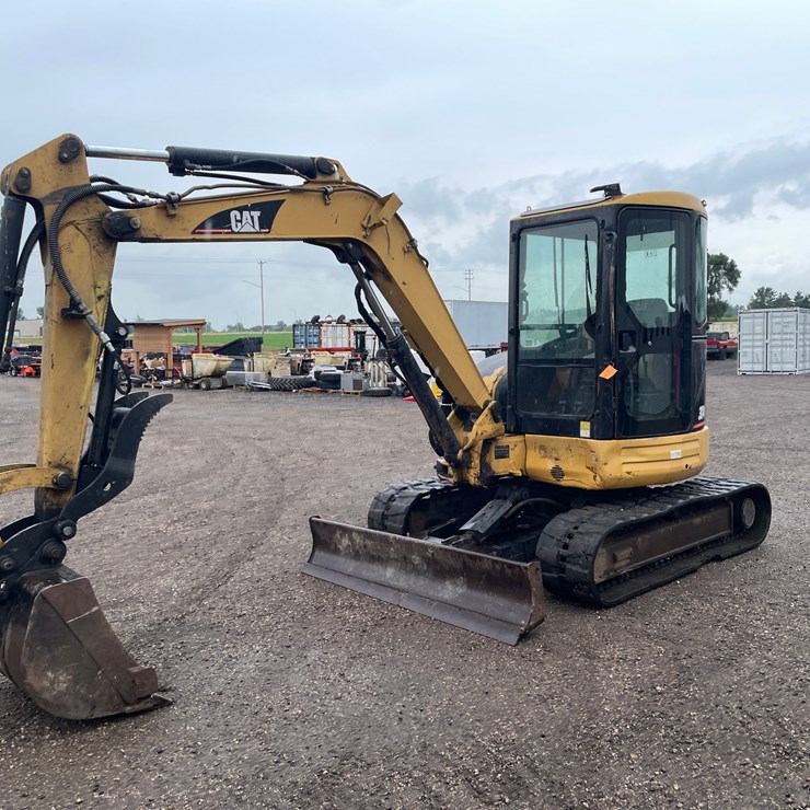 2004 CATERPILLAR 304