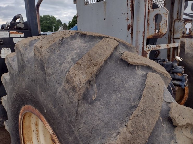 new-holland-7610s-image-16