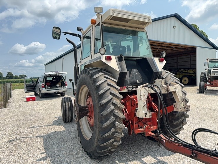 case-2590-tractor-image-9