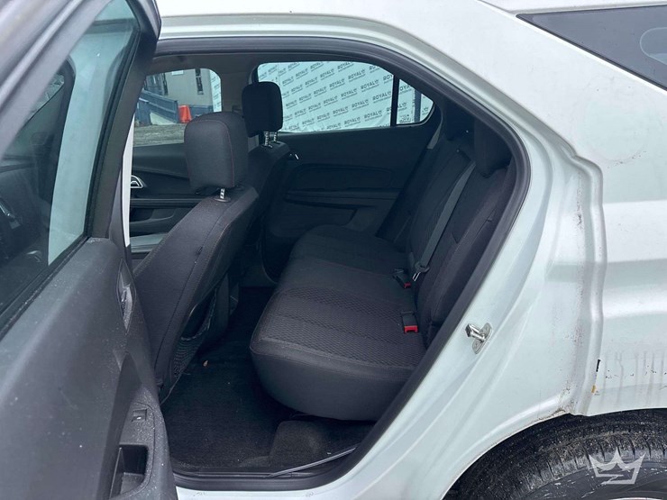 2015-chevrolet-equinox-image-19