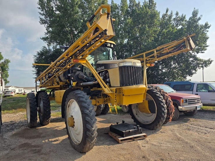 rogator-1074-self-propelled-sprayer,-100'-booms,-currently-winterized,-320/90r50-tires,-rears-with-d-image-5