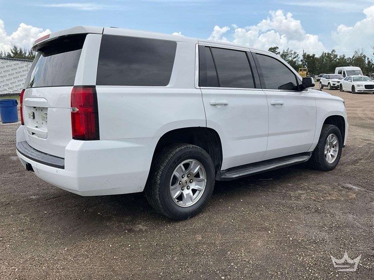 2020-chevrolet-tahoe-image-3
