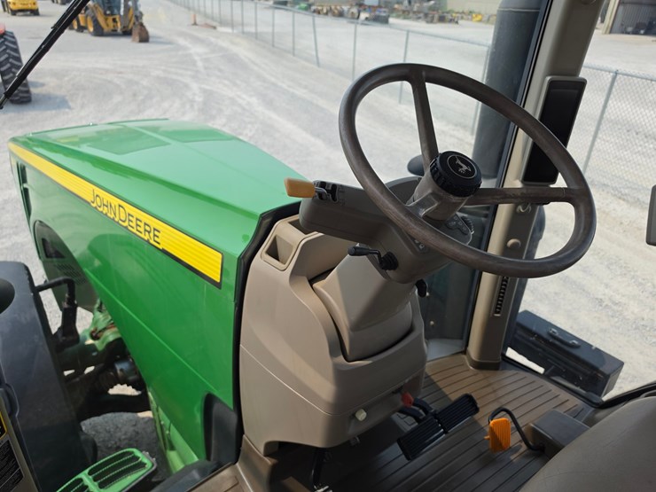 2012-john-deere-8335r-image-9
