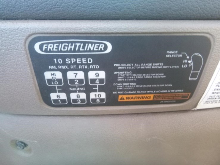 2012-freightliner-cascadia-113-image-14