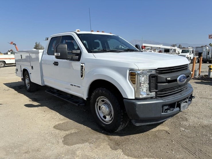 2018-ford-f350-image-2