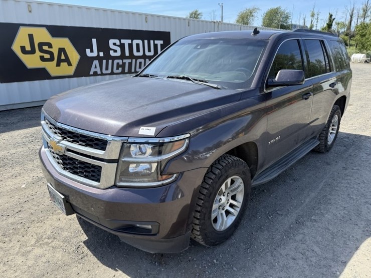 2015-chevrolet-tahoe-ls-image-1