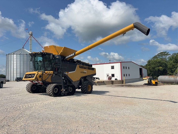 2021-claas-lexion-760-image-1