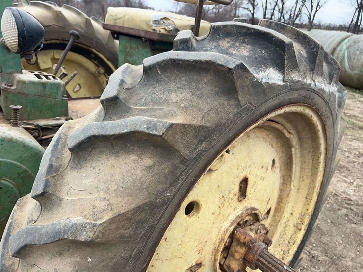 john-deere-model-b-image-40