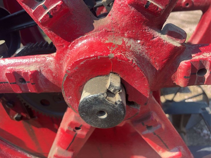 economy-7-horse-hit-and-miss-engine,-cart,-and-original-base-image-9
