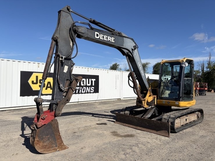 2011-deere-85d-image-1