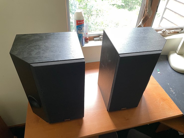 #7313-•-(2)-yamaha-speakers-image-4
