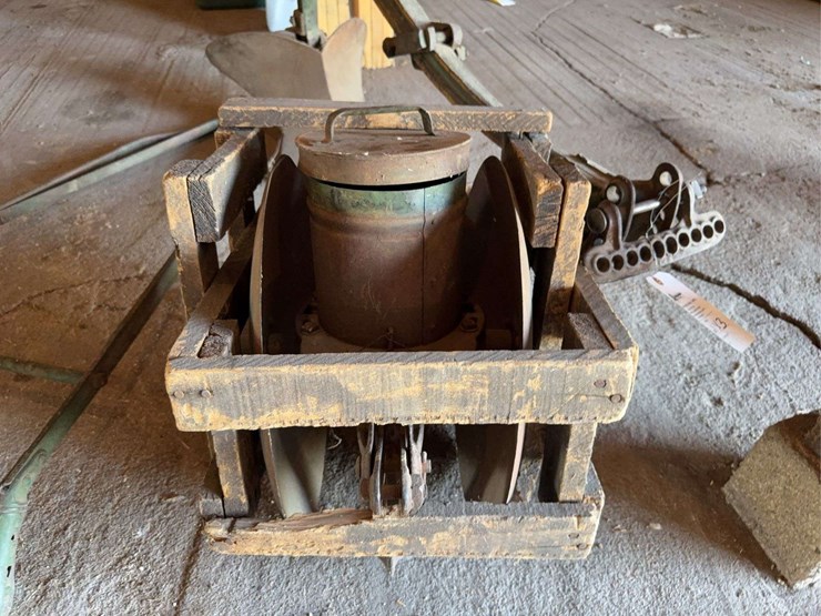 nos-john-deere-lister-planter-image-14